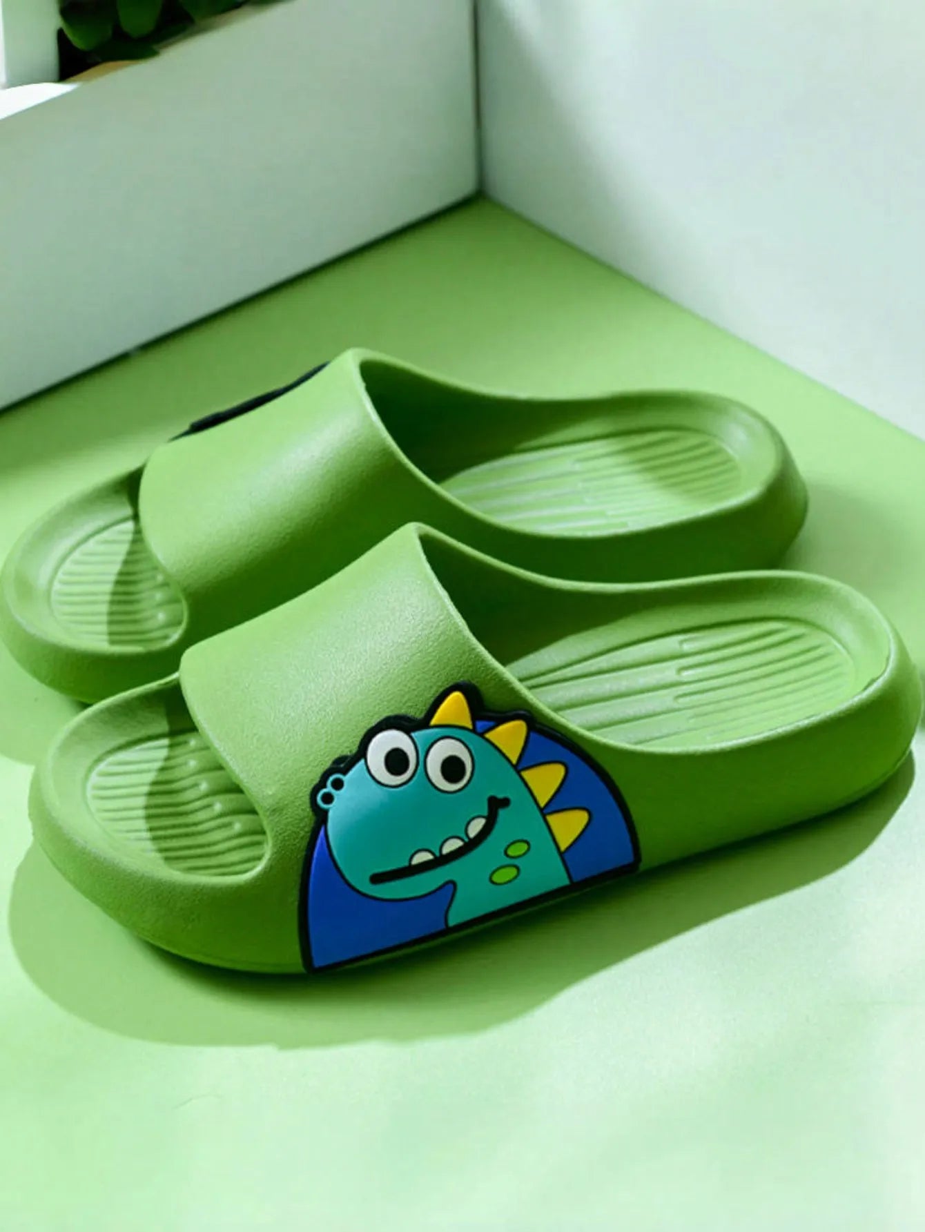 Non-slip soft sole cartoon cute dinosaur sandals for boys/girls bathing at home