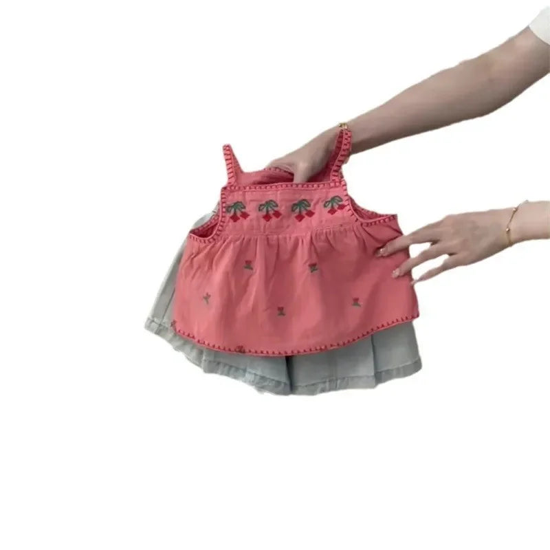 2025 Baby Girls Summer Clothing Set Sweet Cherry Embroider Shirts+denim Shorts Fashion Kids Kids Children 2pcs Birthday Clothes