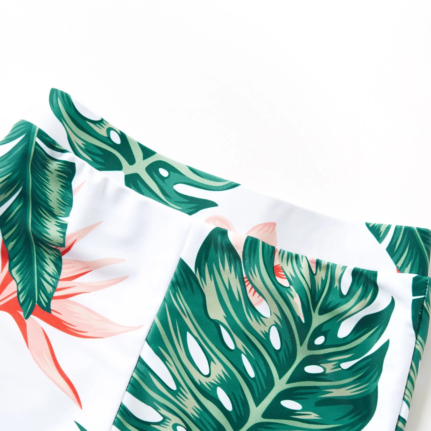 2025 Mommy and Me Clothes Father Son Swim Shorts Look One-Piece Mother Daughter Swimwear Leaf Swimsuits Family Matching Outfits