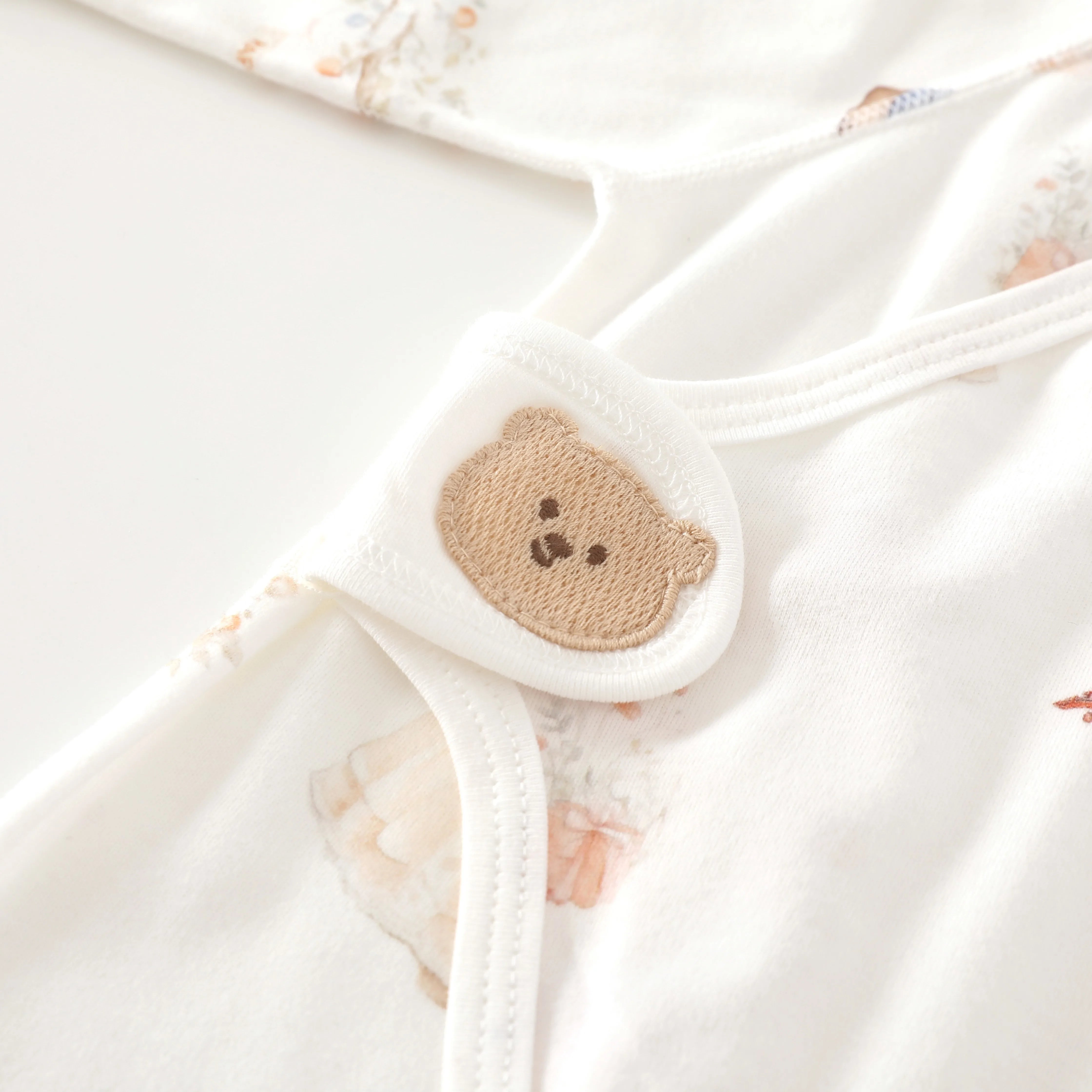 Newborn Cute Pattern Cartoon Cotton Bodysuit - Suitable for Boys and Girls, Soft Long Sleeves, All-Season Wear, Perfect for Outd