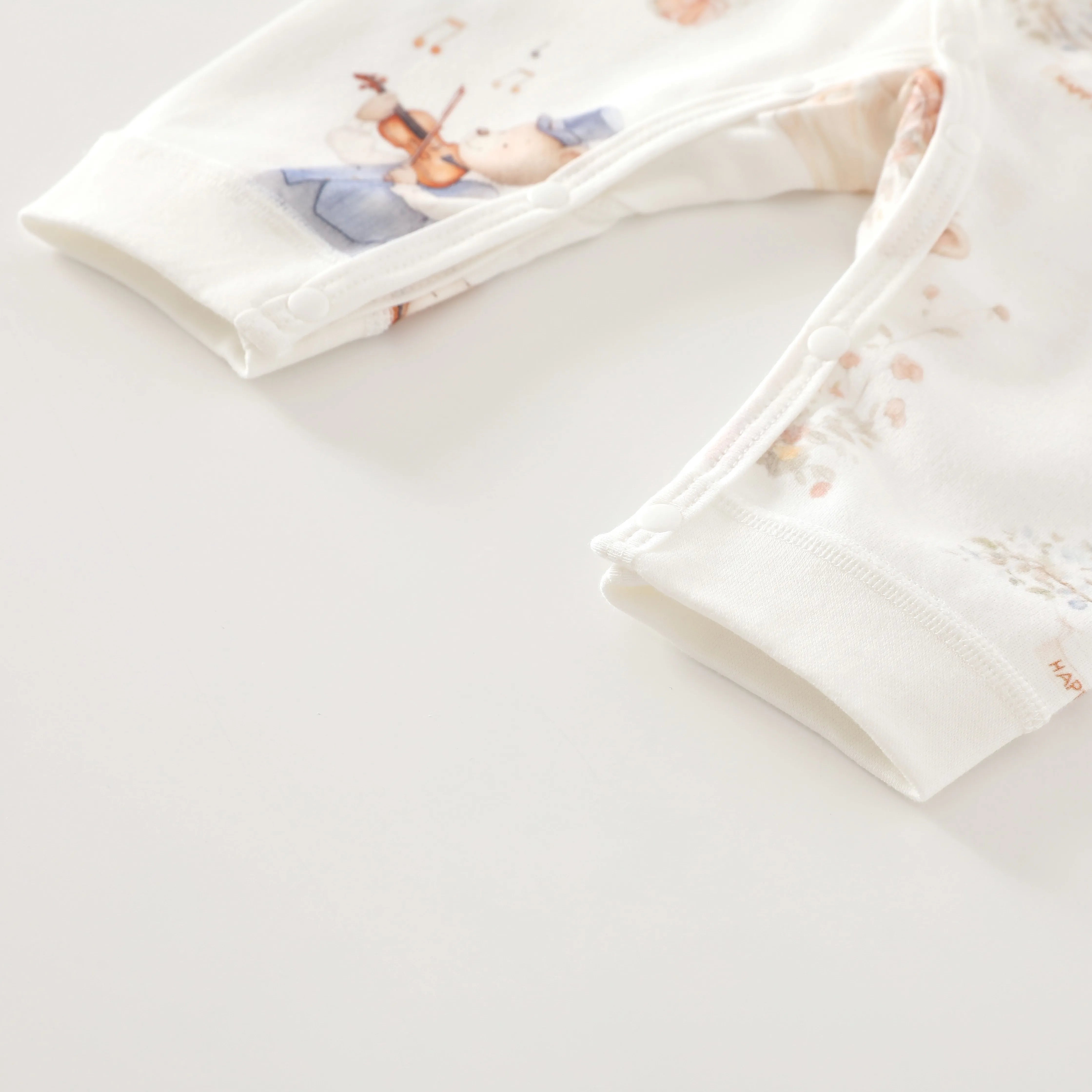 Newborn Cute Pattern Cartoon Cotton Bodysuit - Suitable for Boys and Girls, Soft Long Sleeves, All-Season Wear, Perfect for Outd