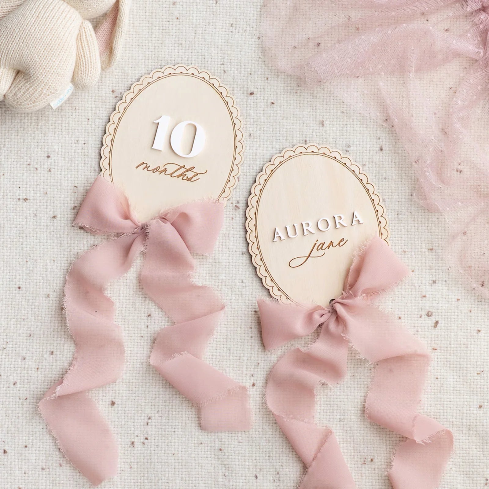 Wooden Lace Ribbon Bow Interchangeable Milestone Cards | Personalize Custom Name, Baby Monthly Milestone Marker, Nursery