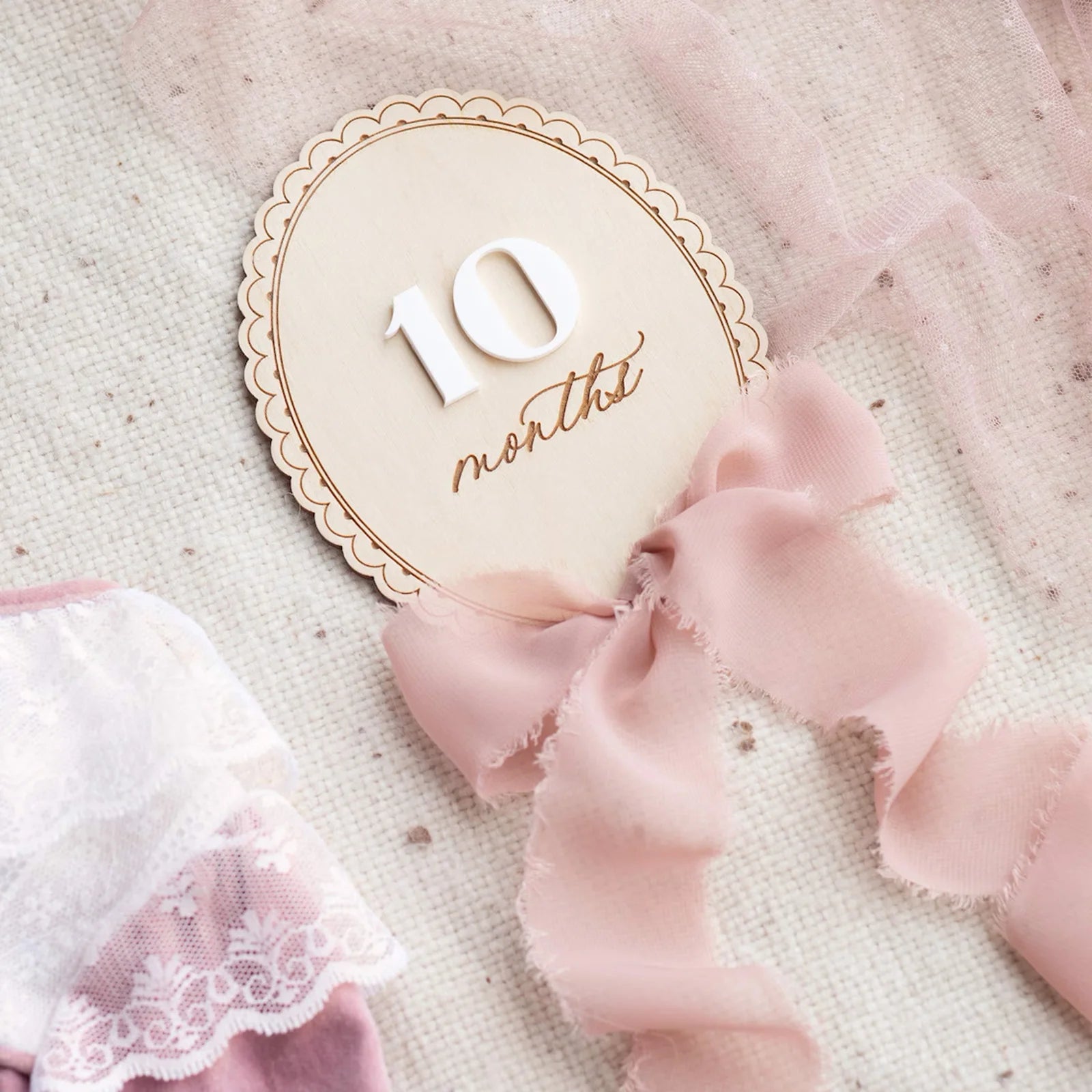 Wooden Lace Ribbon Bow Interchangeable Milestone Cards | Personalize Custom Name, Baby Monthly Milestone Marker, Nursery
