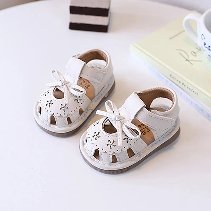 Baby Sandals Hollowed-out Soft Sole Kids Beach Shoes Flexible Non-slip 2026 Summer New Toddler Walking Shoes T-strap Soft Sole