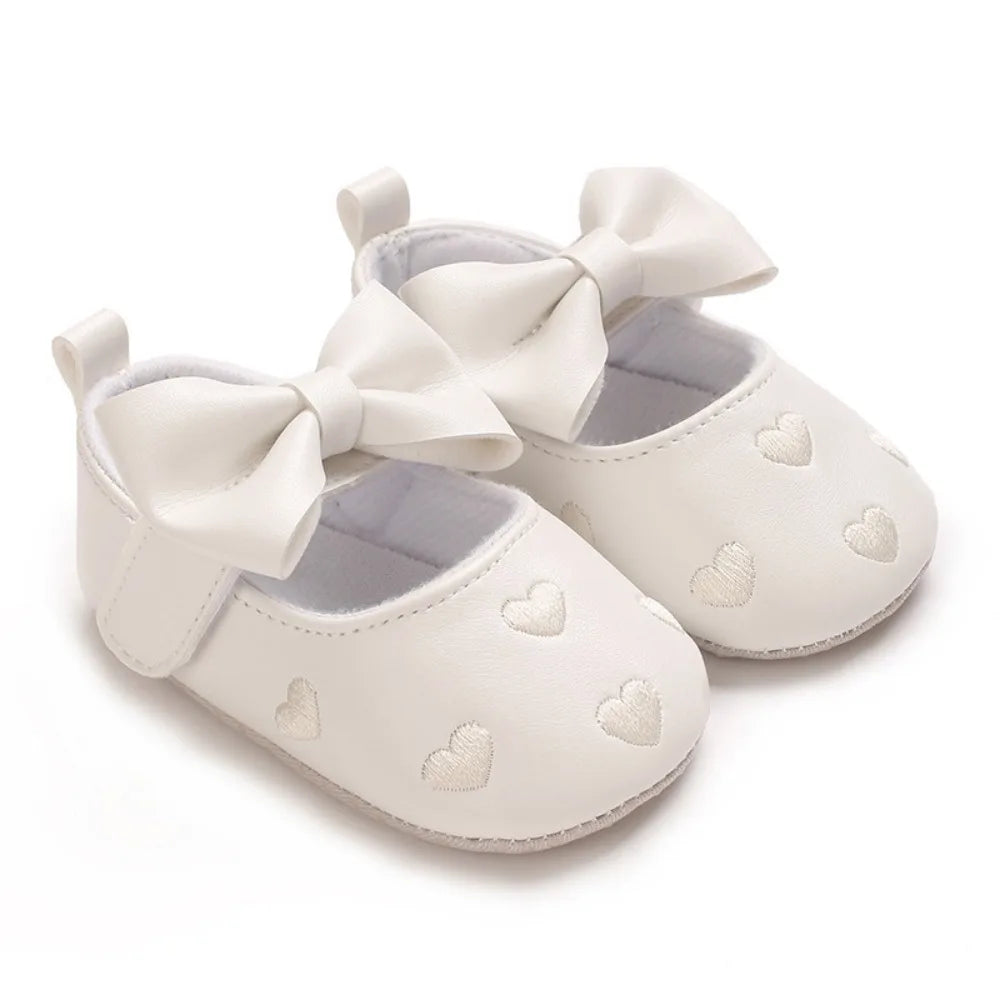 Non-slip Leather Baby Shoes Love Bow Soft Material Newborn First Walkers Multicolor Breathable Toddler Shoes Toddler Girls