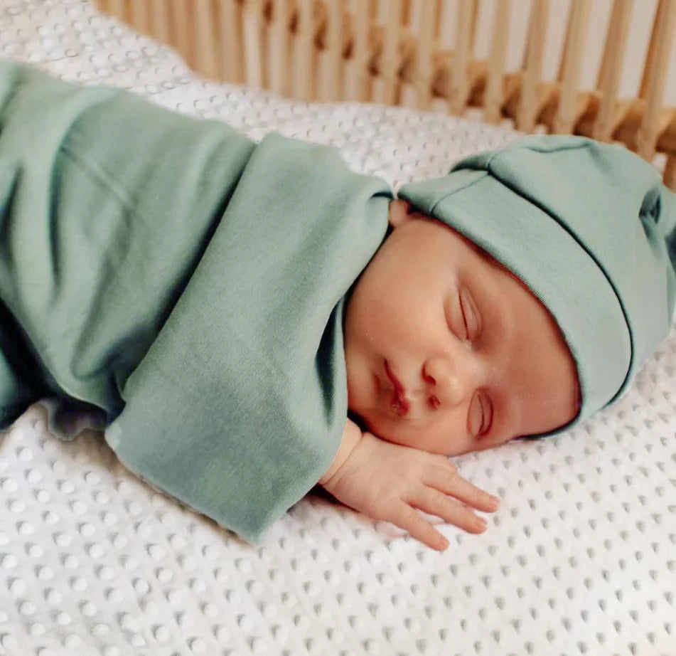 Baby Swaddle Set with Matching Hat - Soft Polyester, Anti-Tremor Design for Newborns, Perfect for Bathing and Sleeping