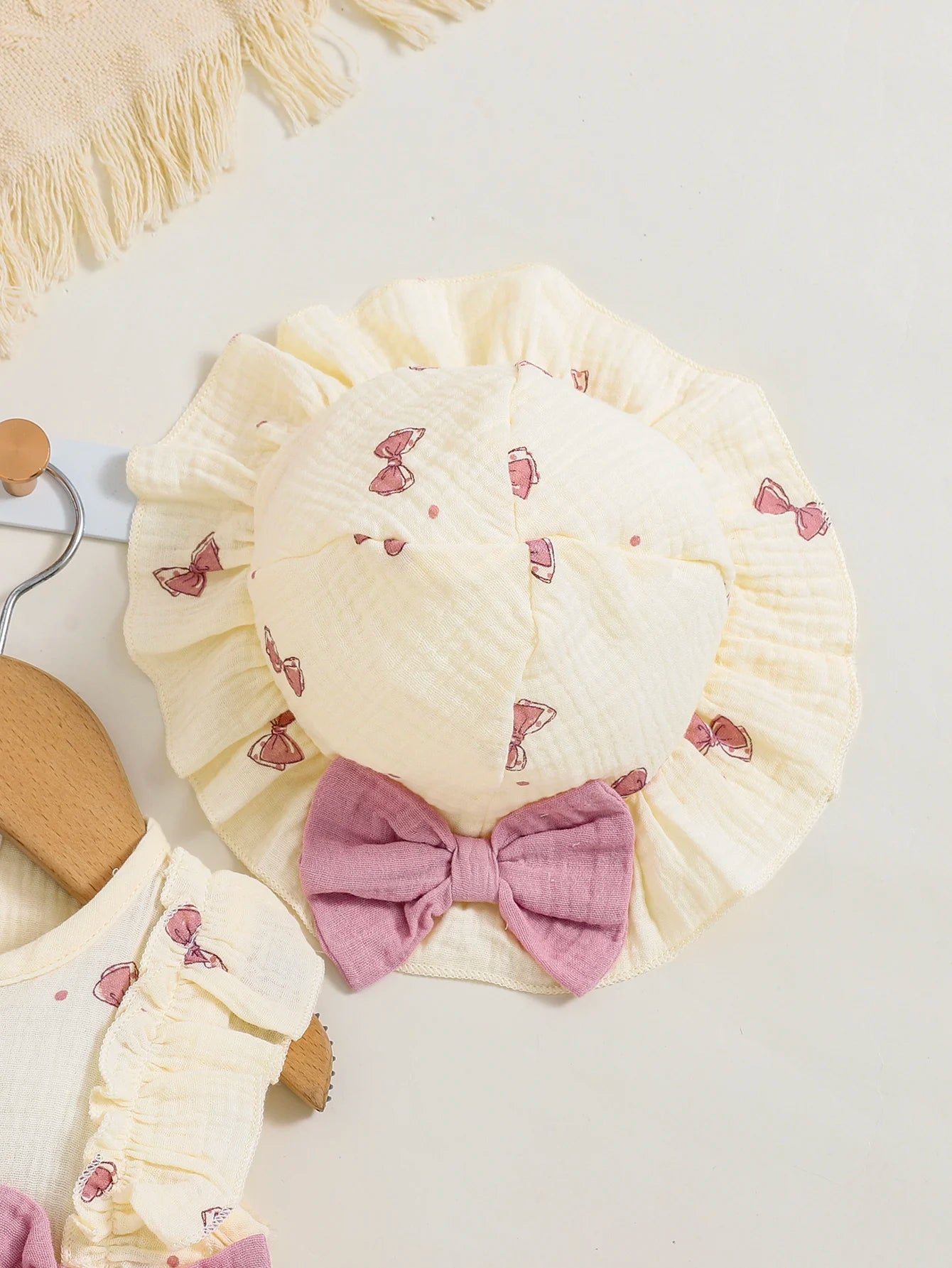2Pcs Baby girl Dress Round neck Bow print Ruffle Edge Dress+Hat Set suitable for Giving to 0-9 Month Baby girl Newborn Dress