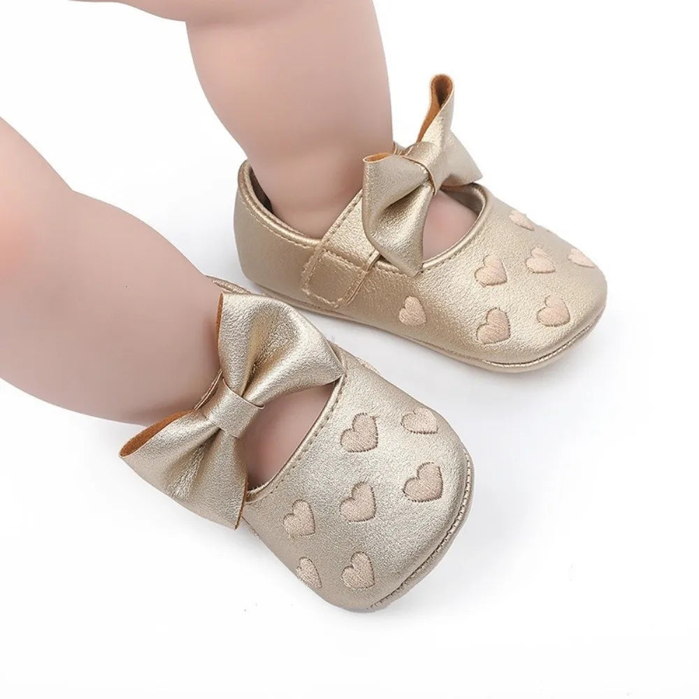 Non-slip Leather Baby Shoes Love Bow Soft Material Newborn First Walkers Multicolor Breathable Toddler Shoes Toddler Girls