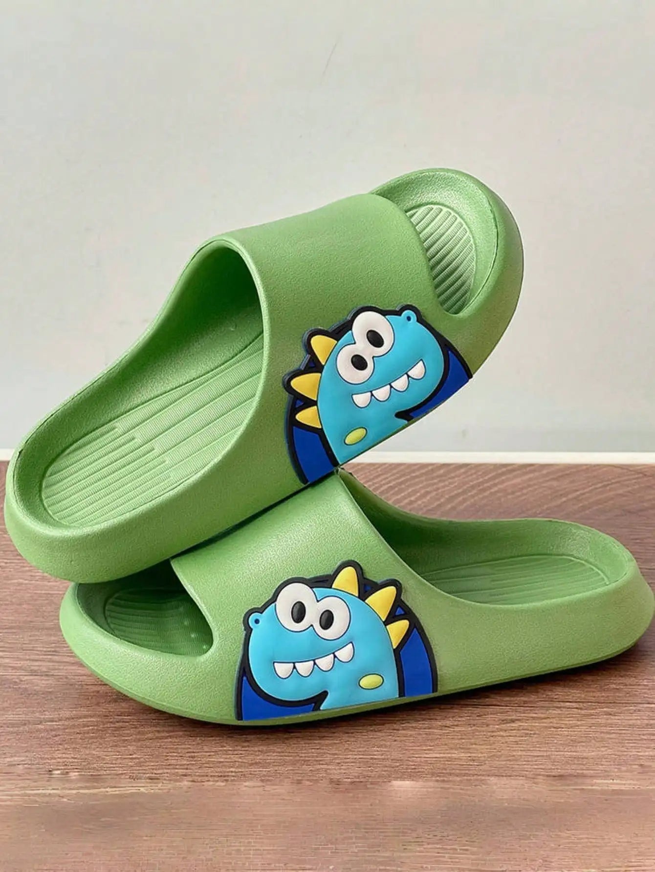 Non-slip soft sole cartoon cute dinosaur sandals for boys/girls bathing at home